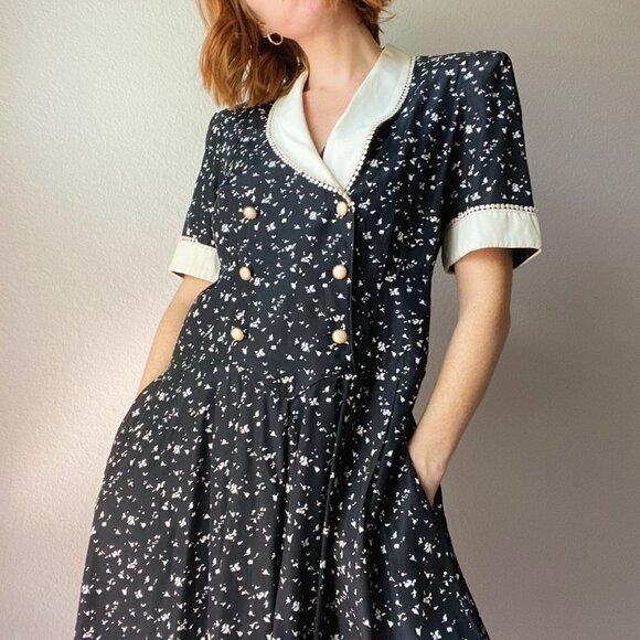 Vintage 1980s S.L. Petites Black Floral Front Button Pleated Sun Dress - Picture 2 of 6